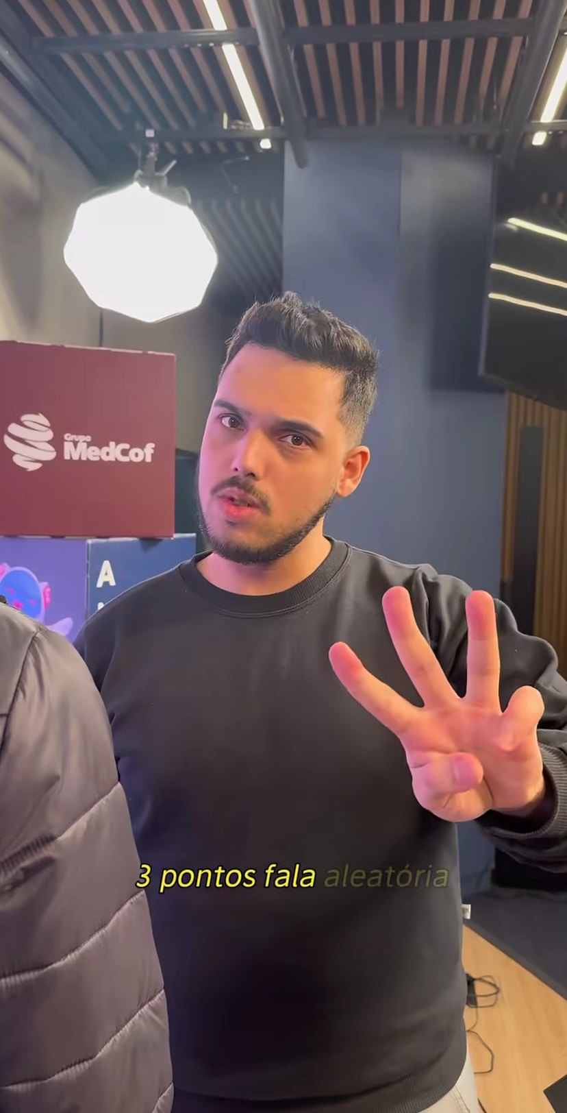Trecho de vídeo do Instagram de Adolffo